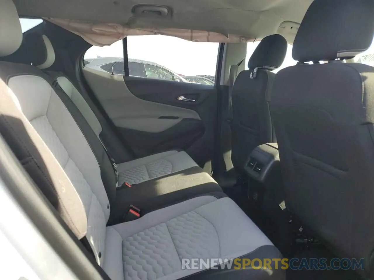 10 Фотография поврежденного автомобиля 2GNAXKEV9K6173064 CHEVROLET EQUINOX 2019
