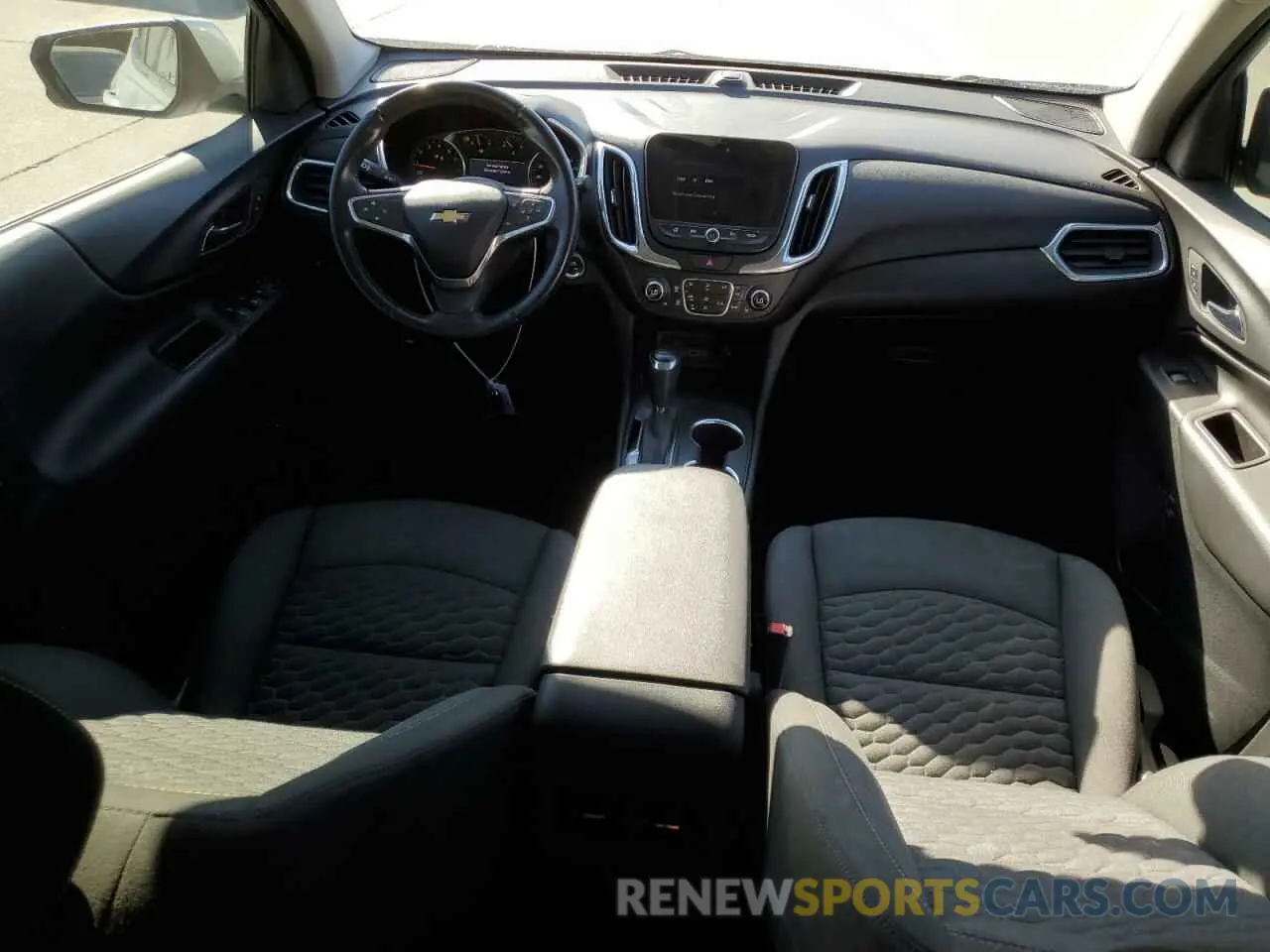 8 Фотография поврежденного автомобиля 2GNAXKEV9K6282656 CHEVROLET EQUINOX 2019