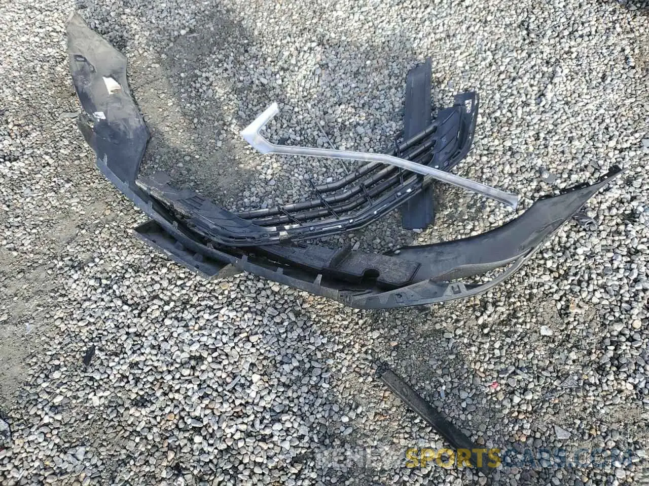 13 Photograph of a damaged car 2GNAXKEVXK6186132 CHEVROLET EQUINOX 2019