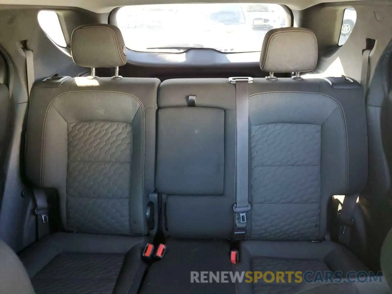 10 Photograph of a damaged car 2GNAXLEX2K6242247 CHEVROLET EQUINOX 2019