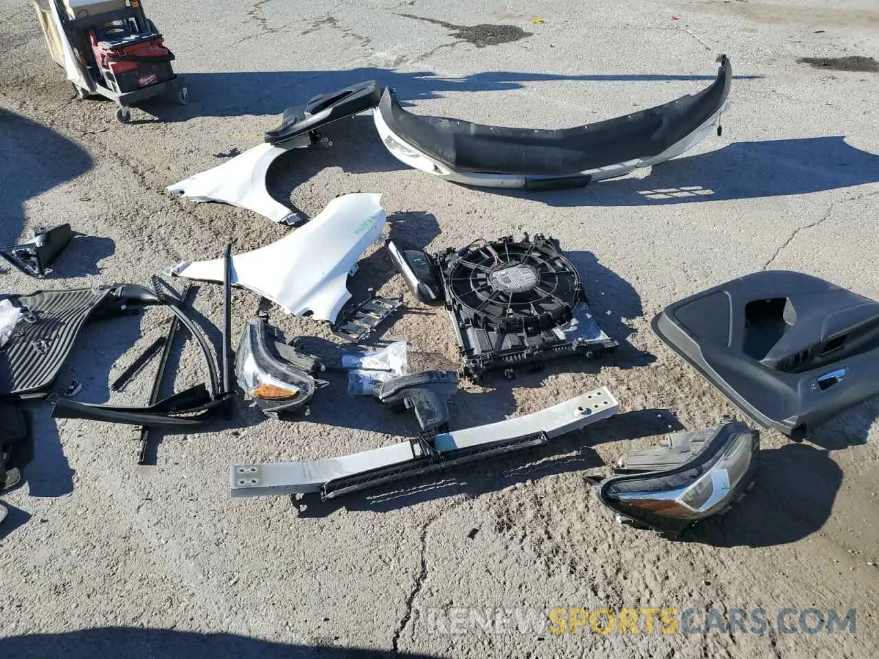 15 Photograph of a damaged car 2GNAXLEX2K6242247 CHEVROLET EQUINOX 2019