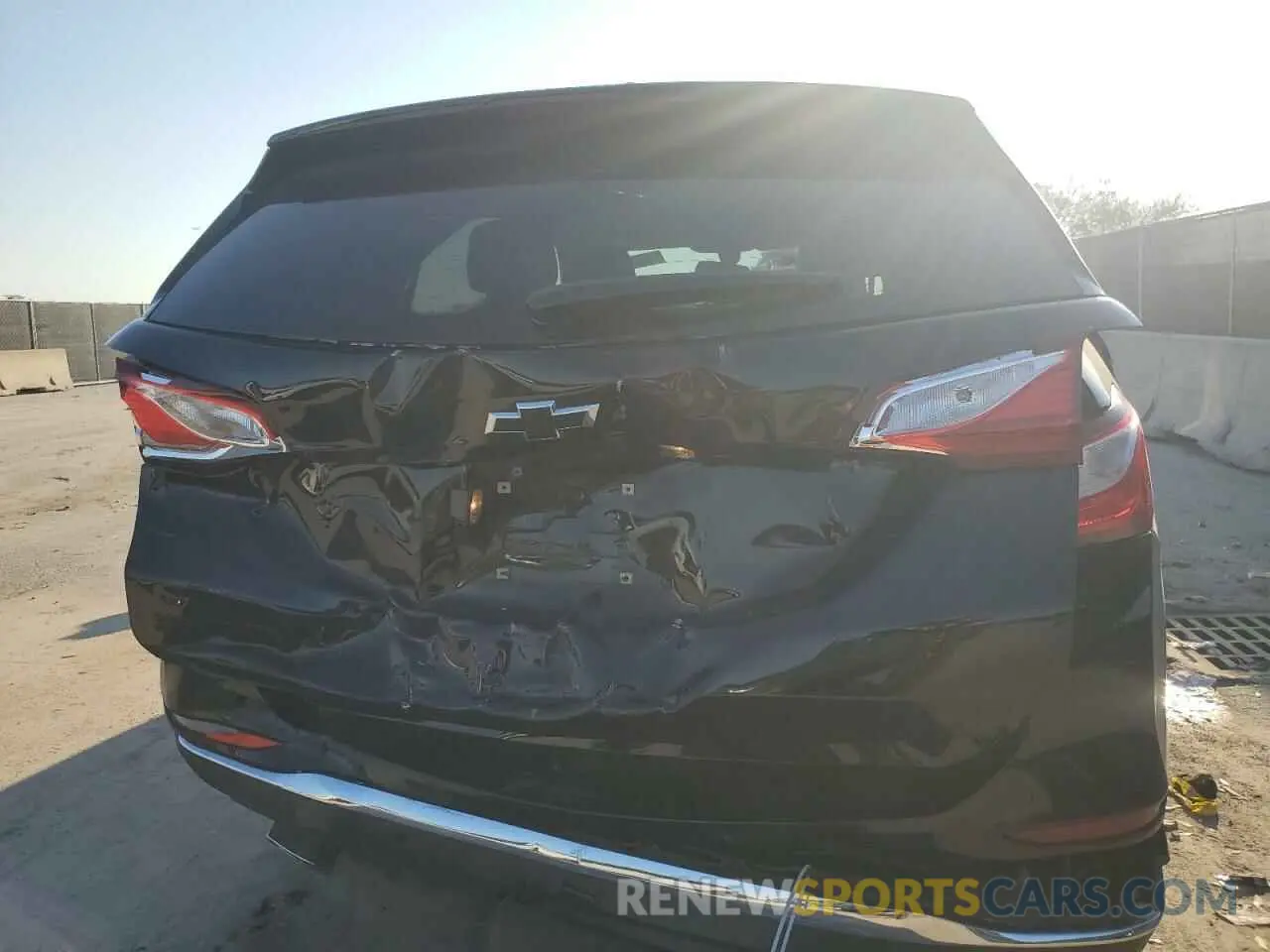 6 Photograph of a damaged car 2GNAXLEX5K6235664 CHEVROLET EQUINOX 2019