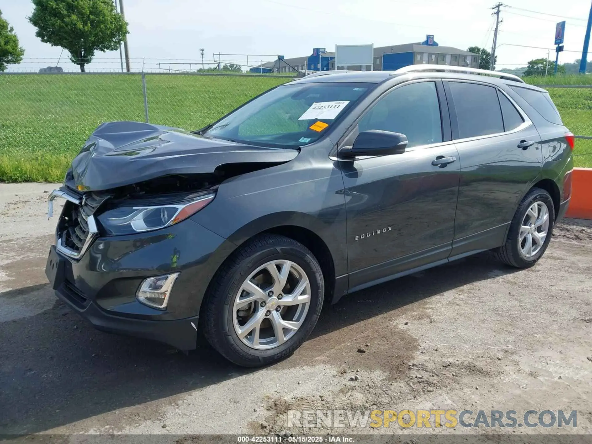 2 Photograph of a damaged car 2GNAXLEX6K6123469 CHEVROLET EQUINOX 2019