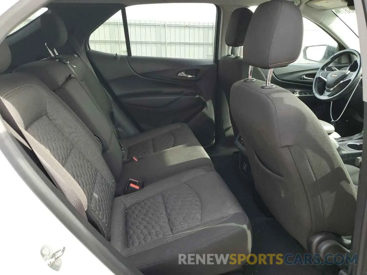 10 Photograph of a damaged car 2GNAXLEX6K6168363 CHEVROLET EQUINOX 2019
