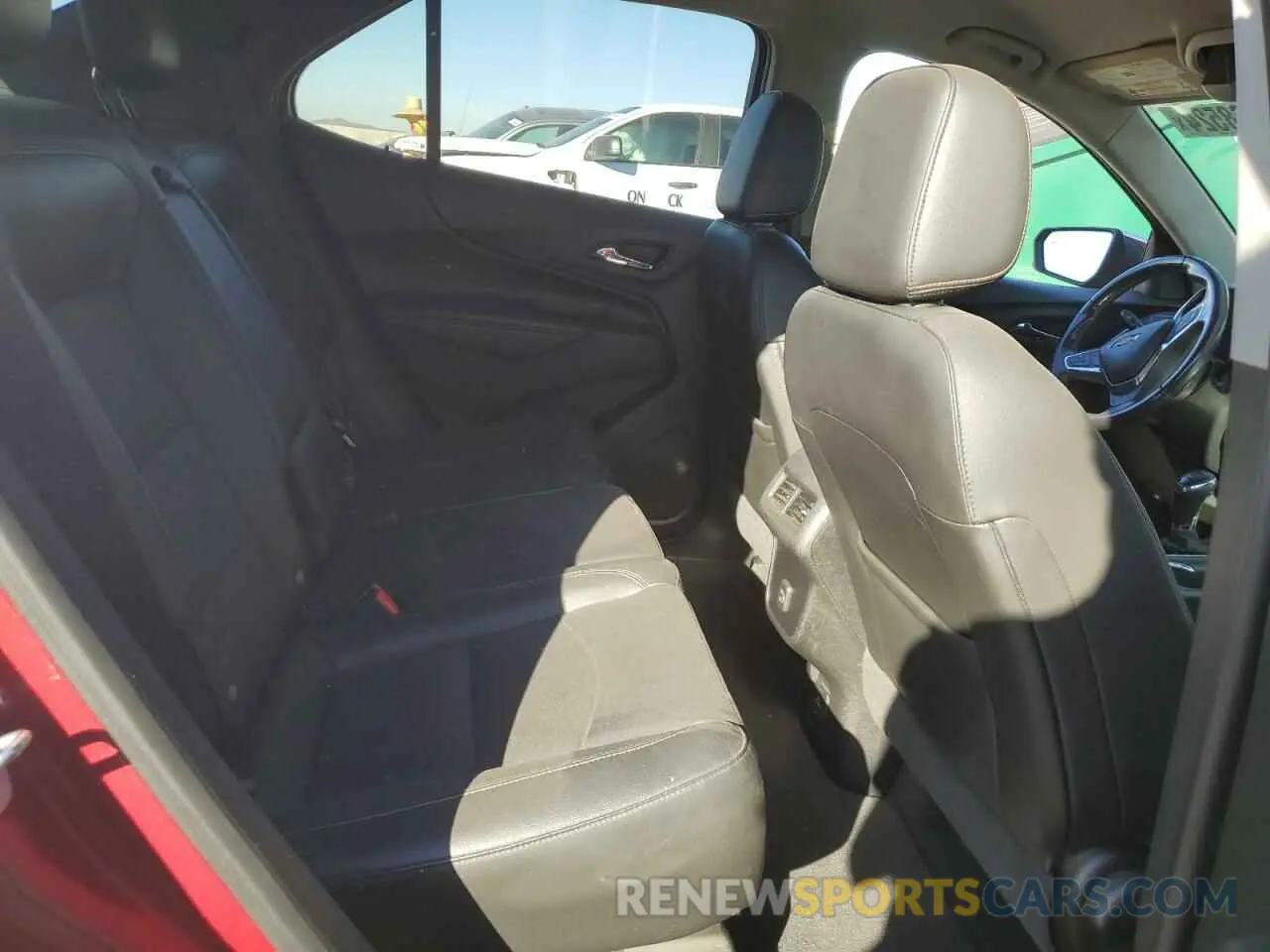 11 Photograph of a damaged car 2GNAXPEX2K6305144 CHEVROLET EQUINOX 2019
