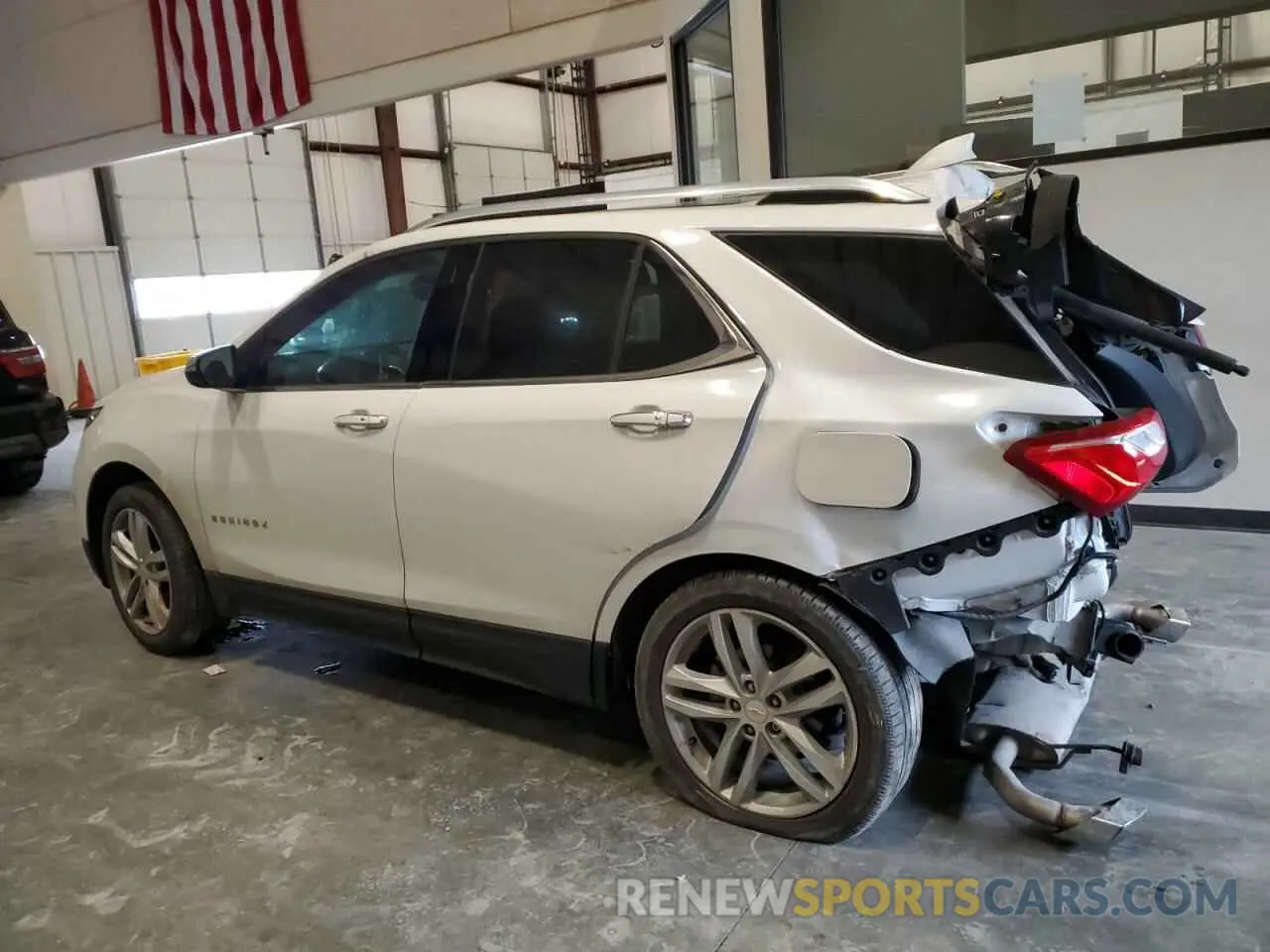 2 Фотография поврежденного автомобиля 2GNAXPEX4K6142027 CHEVROLET EQUINOX 2019