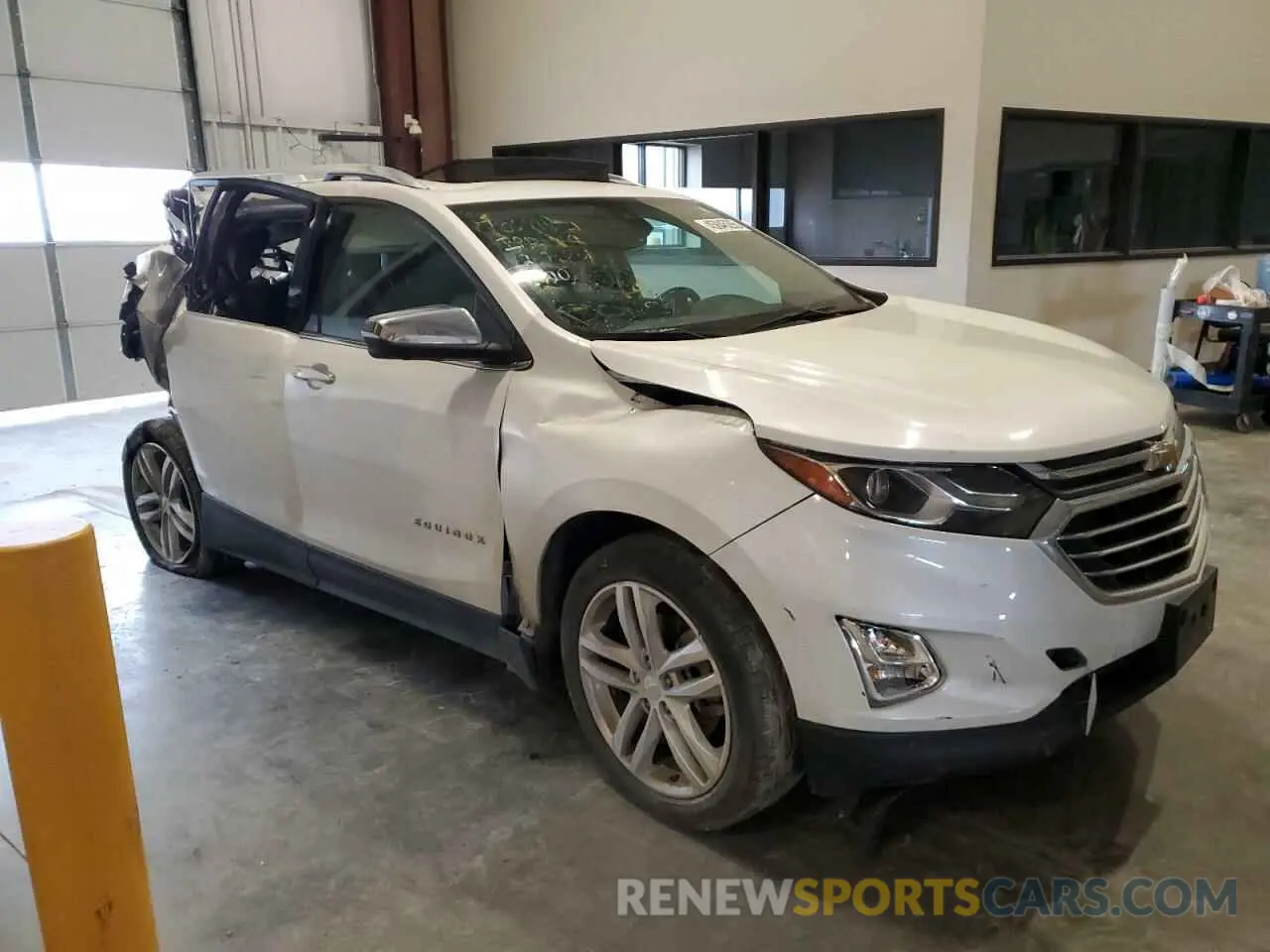 4 Фотография поврежденного автомобиля 2GNAXPEX4K6142027 CHEVROLET EQUINOX 2019