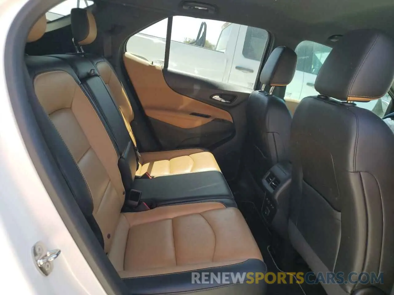 10 Photograph of a damaged car 2GNAXPEX9K6182006 CHEVROLET EQUINOX 2019