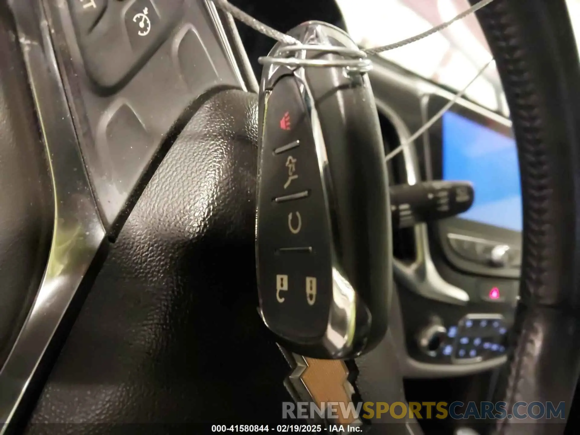11 Photograph of a damaged car 2GNAXPEX9K6232273 CHEVROLET EQUINOX 2019