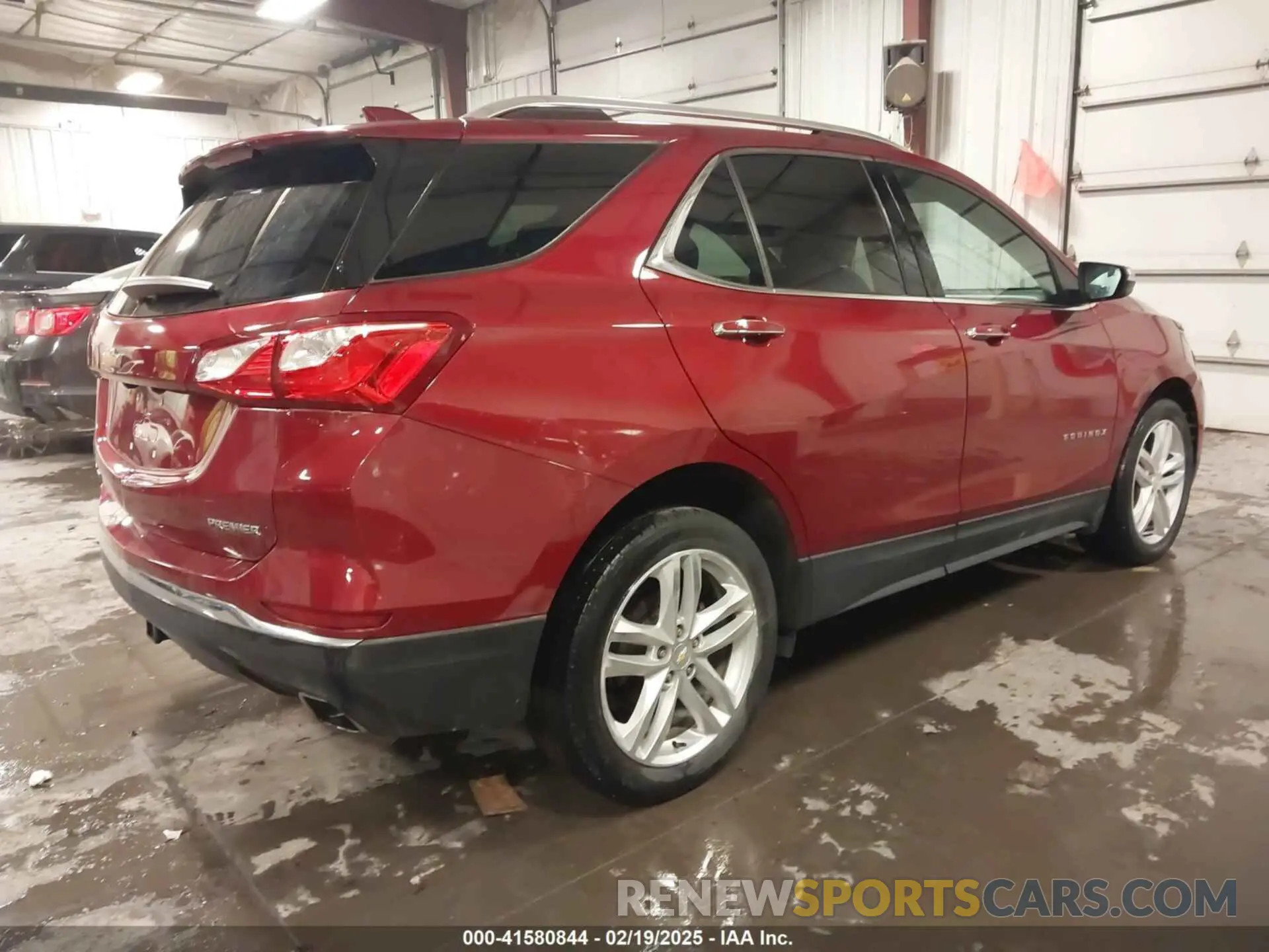 4 Photograph of a damaged car 2GNAXPEX9K6232273 CHEVROLET EQUINOX 2019