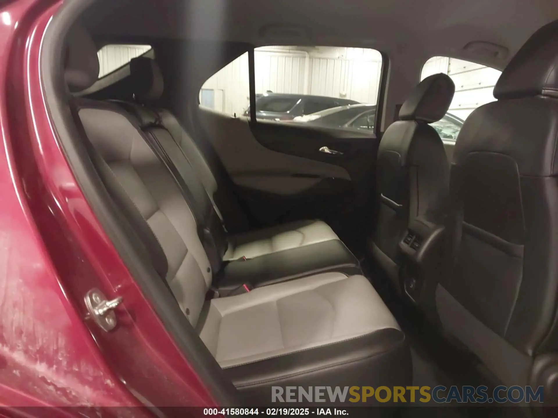 8 Photograph of a damaged car 2GNAXPEX9K6232273 CHEVROLET EQUINOX 2019