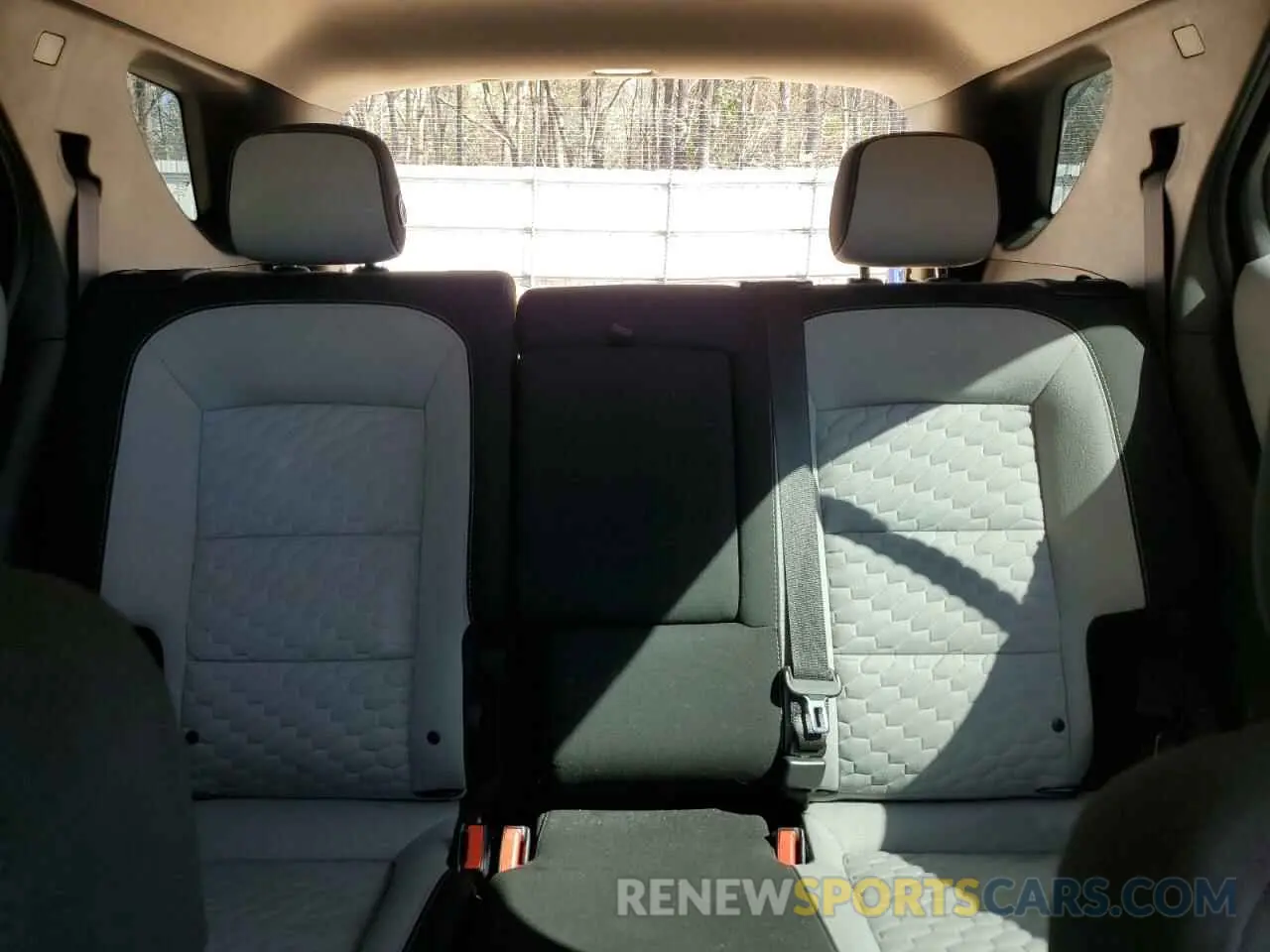 10 Photograph of a damaged car 2GNAXSEV2K6101512 CHEVROLET EQUINOX 2019