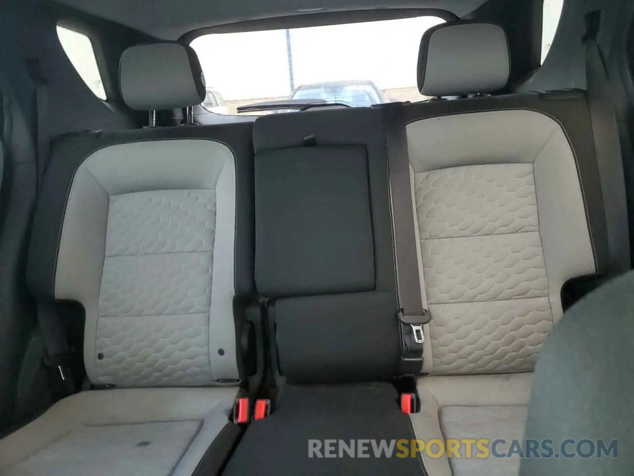 10 Photograph of a damaged car 2GNAXSEV3K6216555 CHEVROLET EQUINOX 2019
