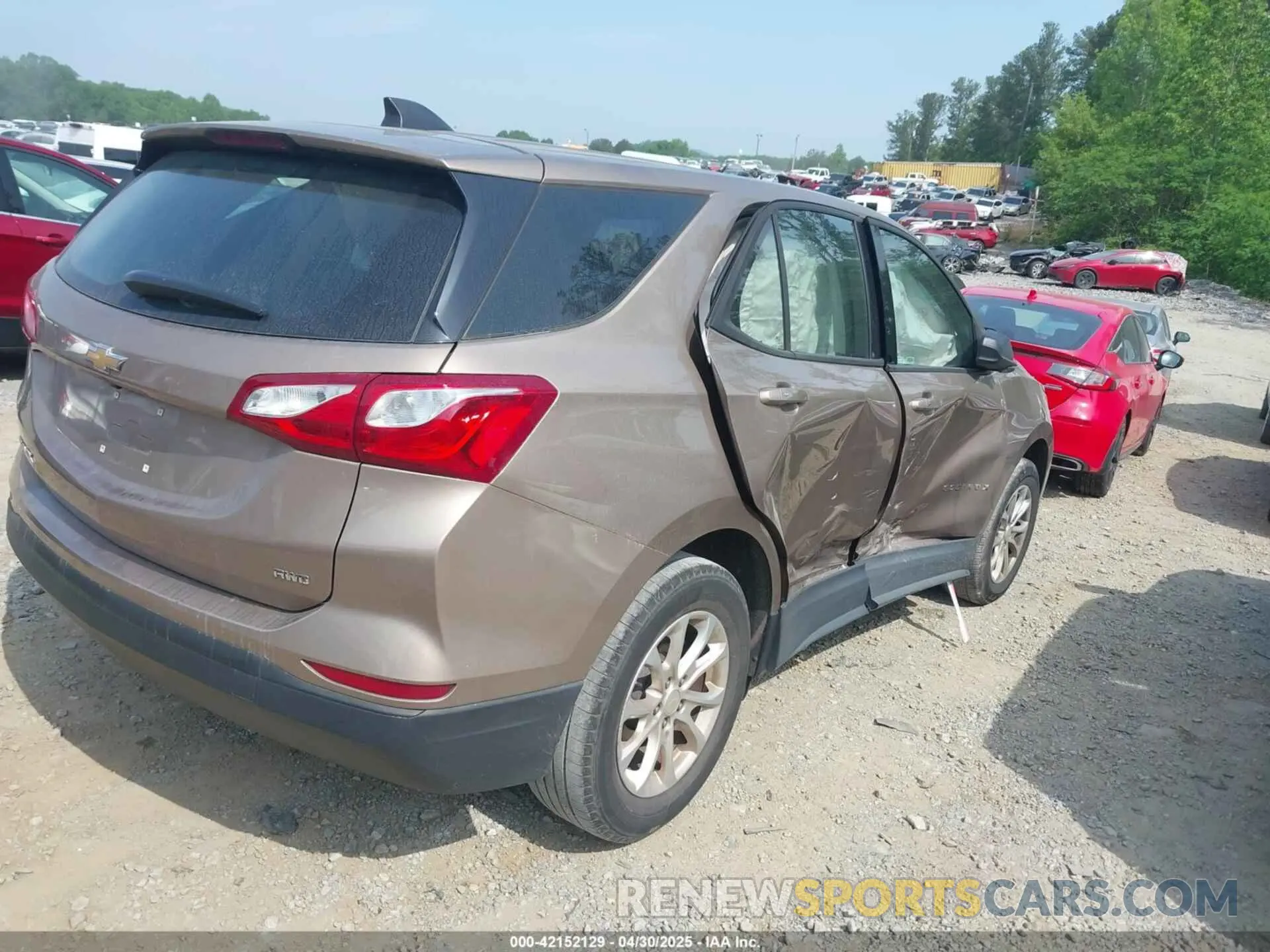 4 Фотография поврежденного автомобиля 2GNAXSEV4K6169956 CHEVROLET EQUINOX 2019