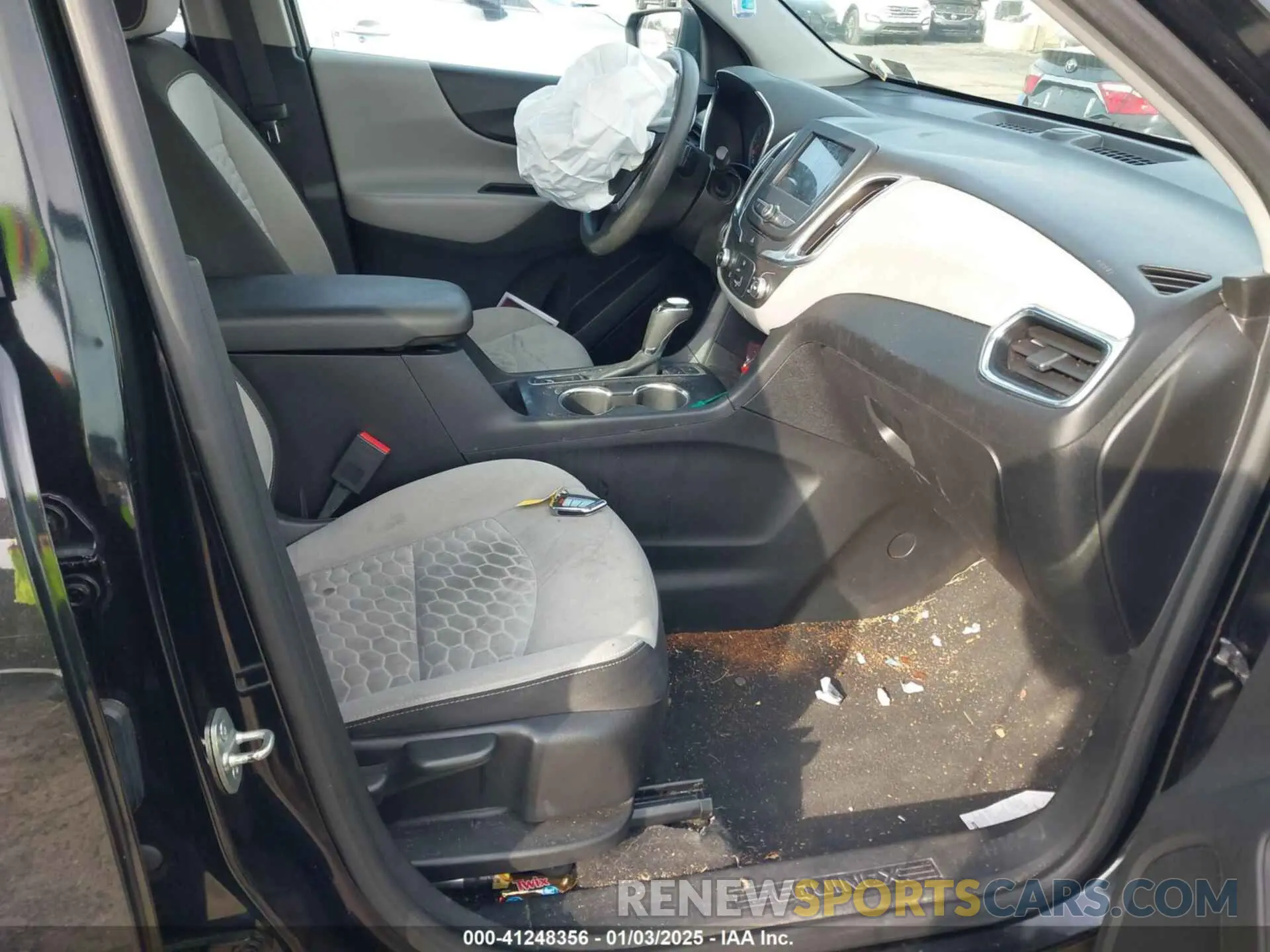 5 Photograph of a damaged car 2GNAXSEV4K6175532 CHEVROLET EQUINOX 2019