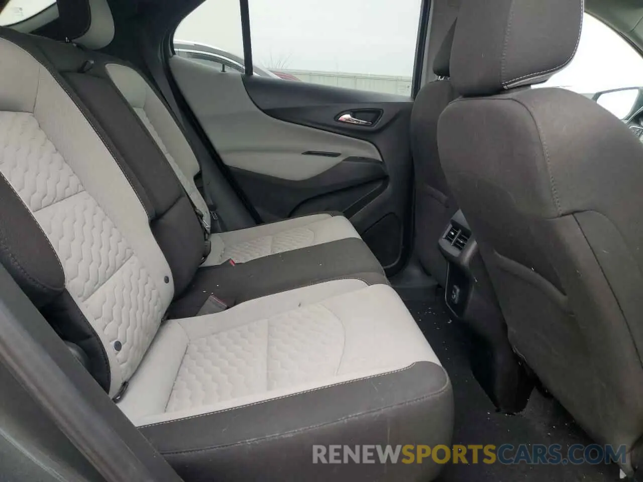 11 Фотография поврежденного автомобиля 2GNAXSEV4K6211199 CHEVROLET EQUINOX 2019