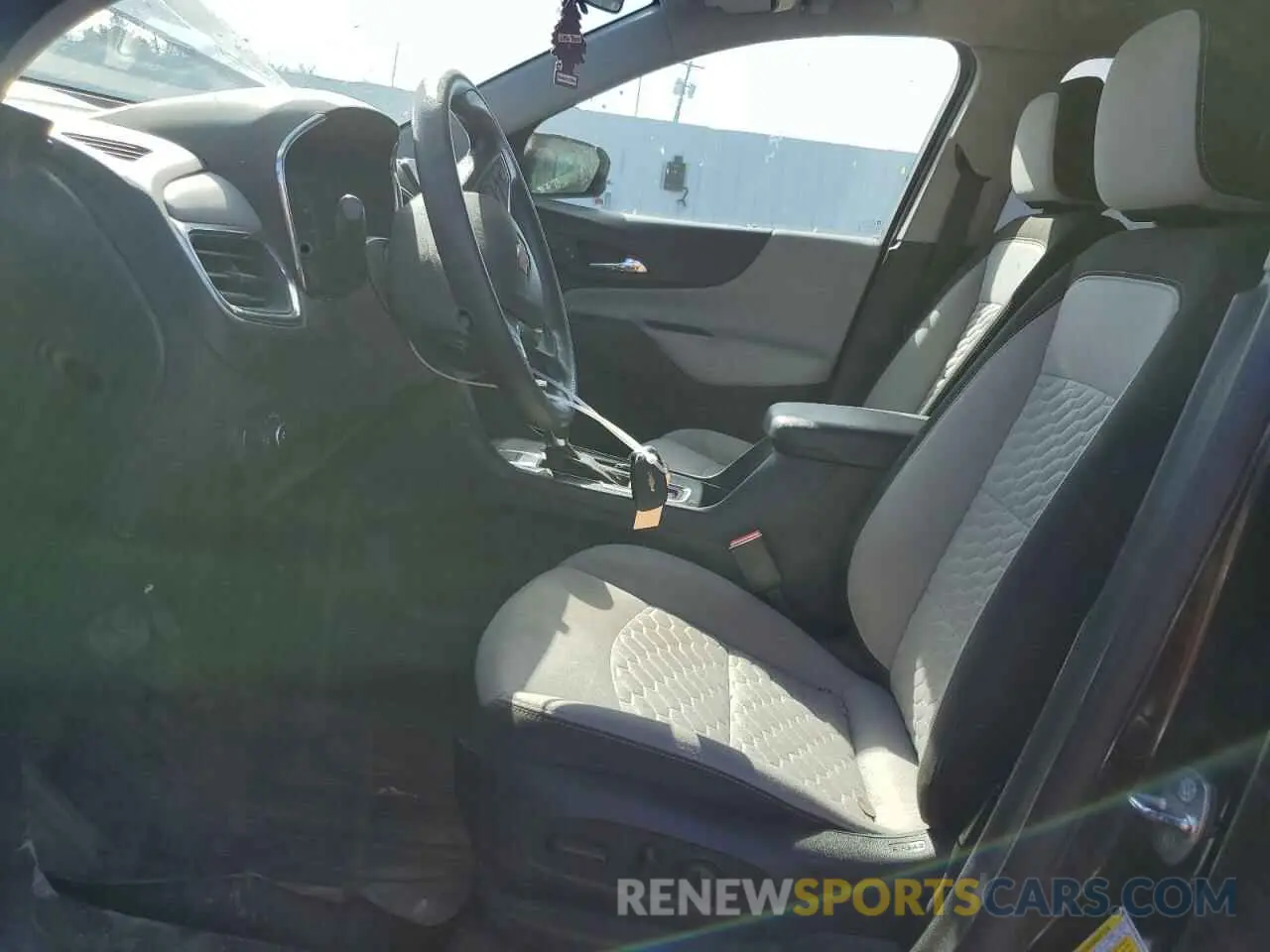 7 Фотография поврежденного автомобиля 2GNAXSEV4K6301758 CHEVROLET EQUINOX 2019
