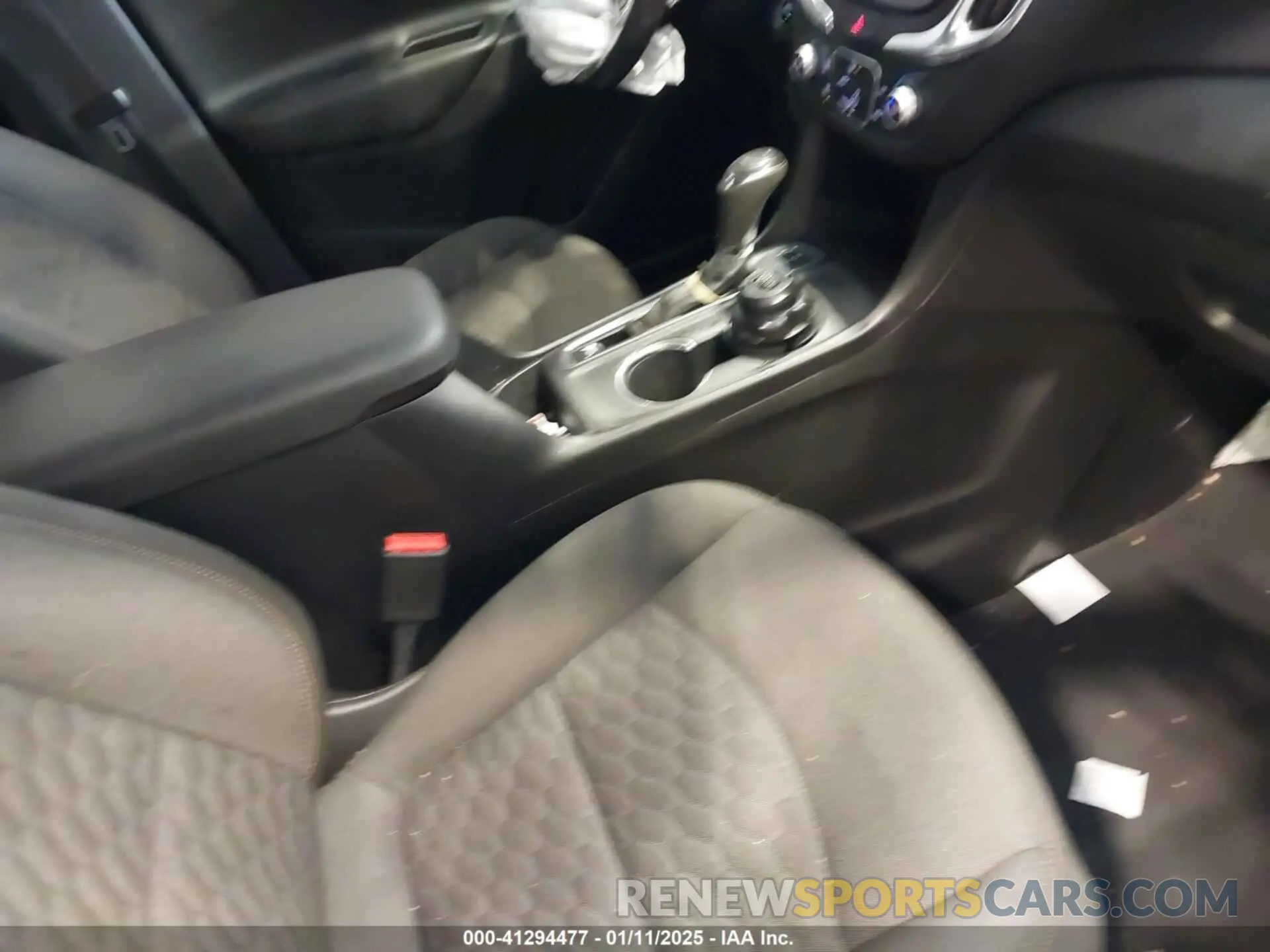 5 Фотография поврежденного автомобиля 2GNAXTEV0K6221282 CHEVROLET EQUINOX 2019