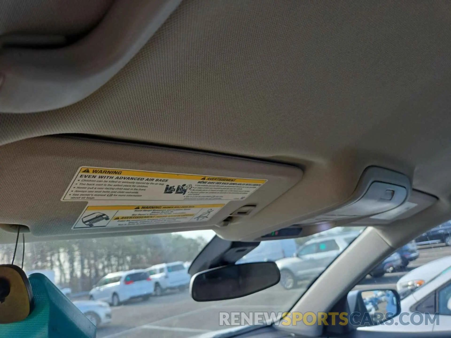 25 Photograph of a damaged car 2GNAXTEV1K6168169 CHEVROLET EQUINOX 2019