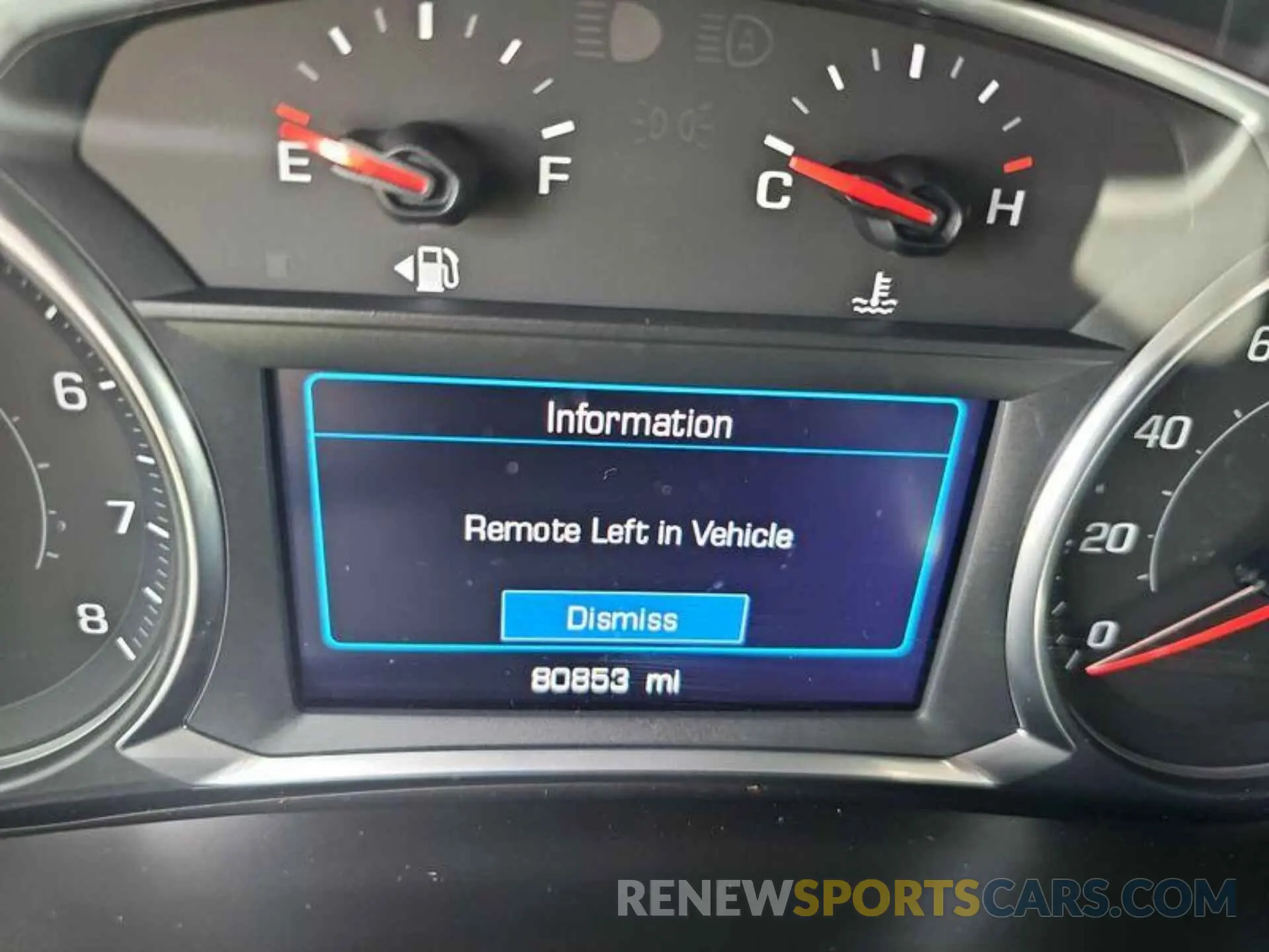 4 Photograph of a damaged car 2GNAXTEV1K6275609 CHEVROLET EQUINOX 2019
