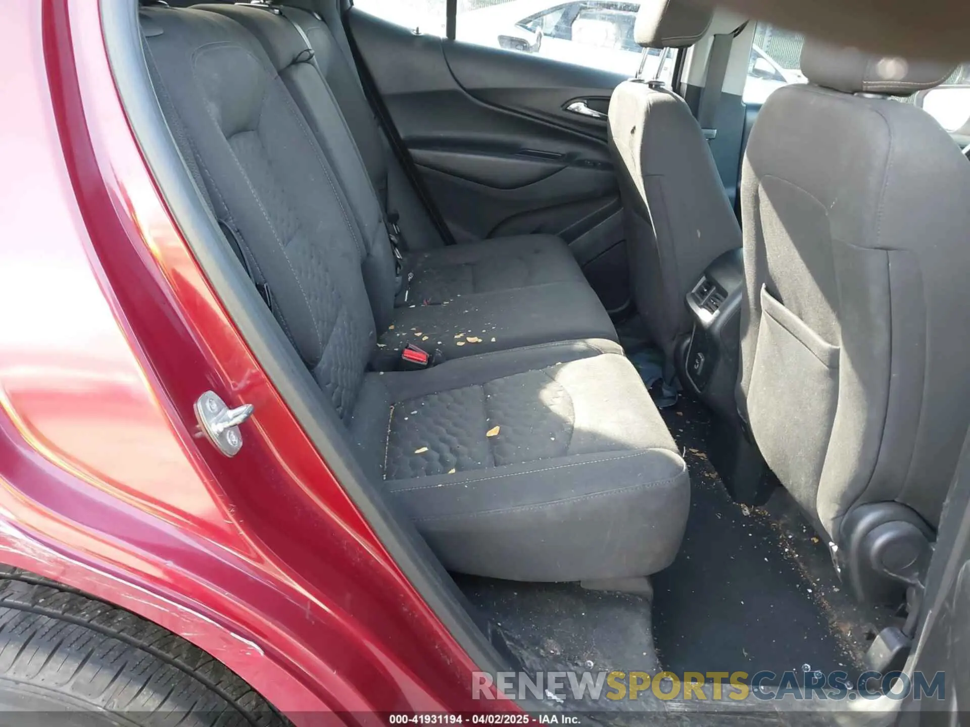 8 Photograph of a damaged car 2GNAXTEV2K6137402 CHEVROLET EQUINOX 2019