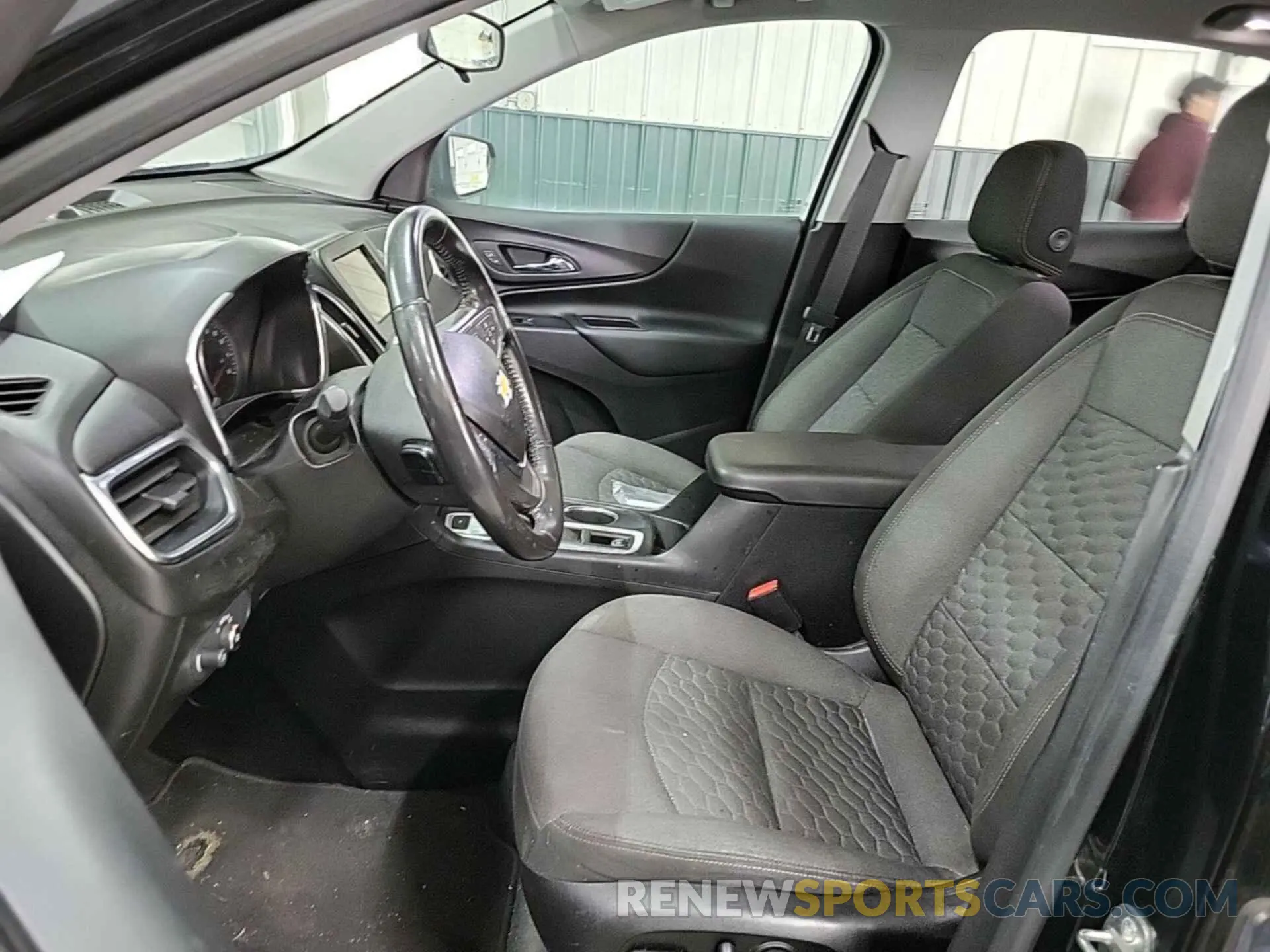 24 Photograph of a damaged car 2GNAXTEV2K6192318 CHEVROLET EQUINOX 2019