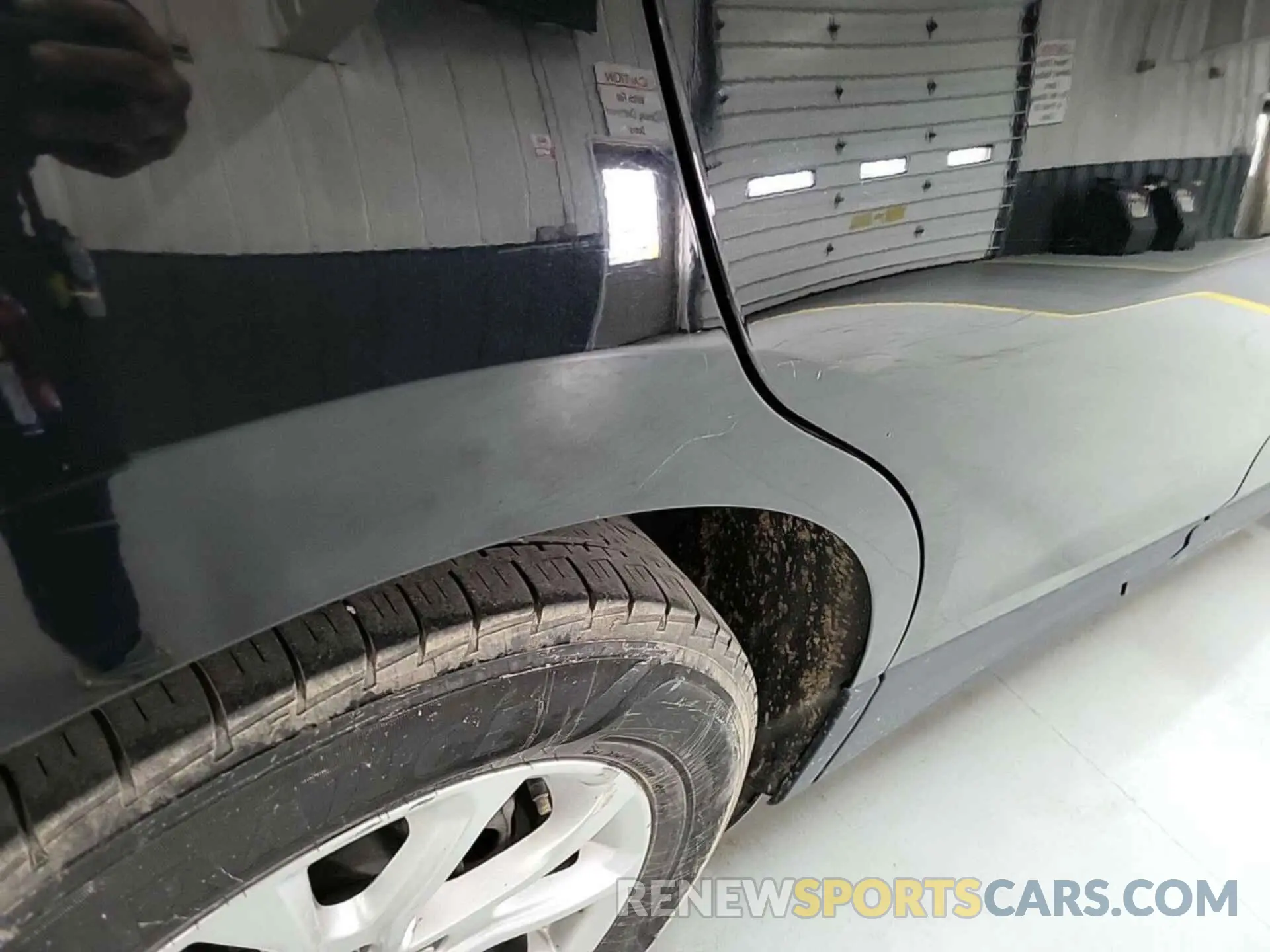 31 Photograph of a damaged car 2GNAXTEV2K6192318 CHEVROLET EQUINOX 2019