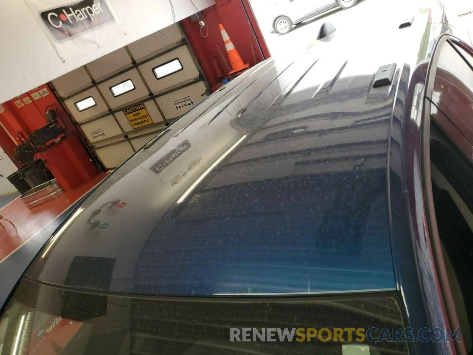 18 Photograph of a damaged car 2GNAXTEV2K6259791 CHEVROLET EQUINOX 2019