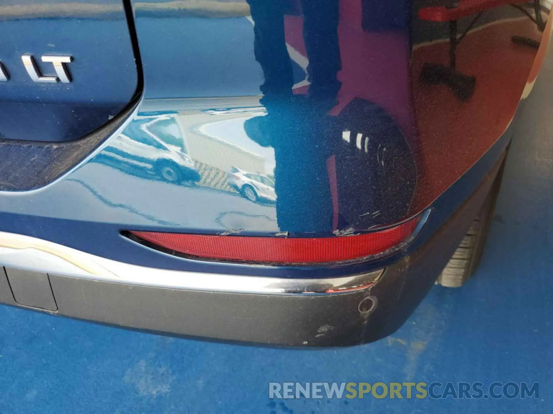 19 Photograph of a damaged car 2GNAXTEV2K6259791 CHEVROLET EQUINOX 2019
