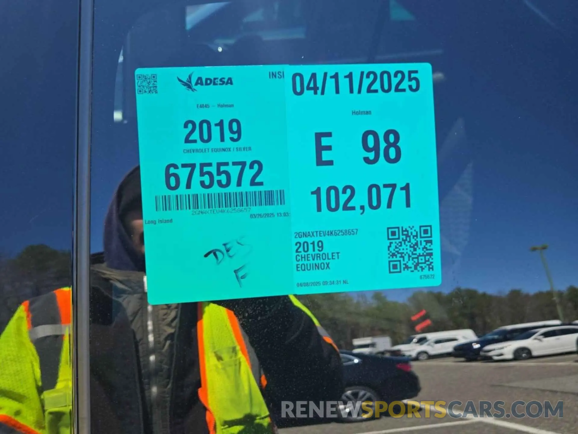 18 Photograph of a damaged car 2GNAXTEV4K6258657 CHEVROLET EQUINOX 2019