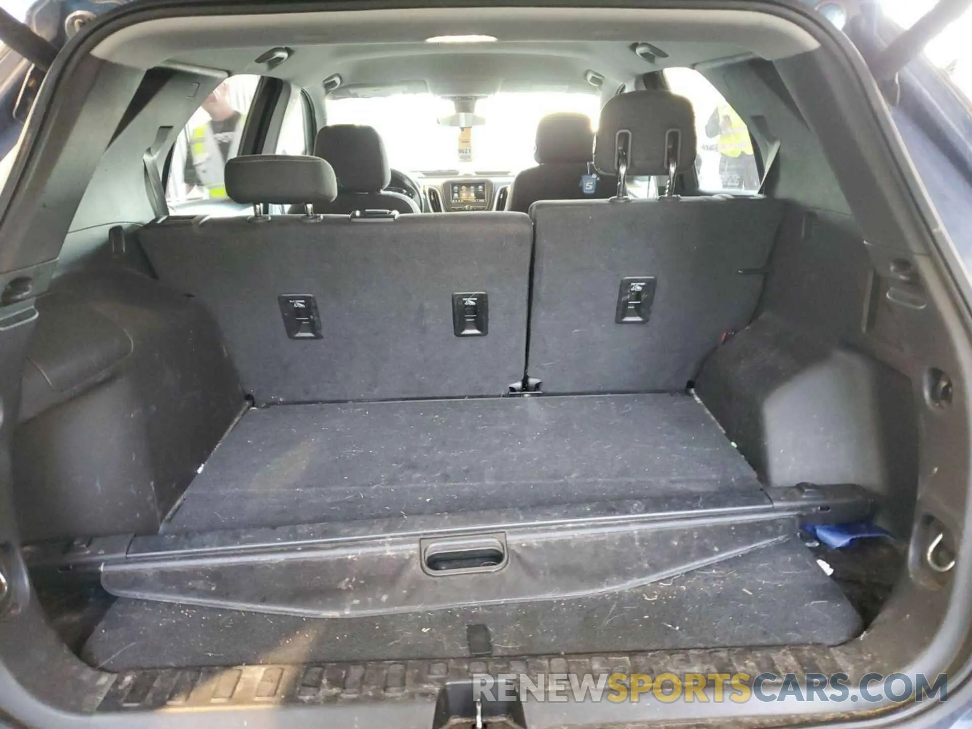 6 Photograph of a damaged car 2GNAXTEV5K6169034 CHEVROLET EQUINOX 2019