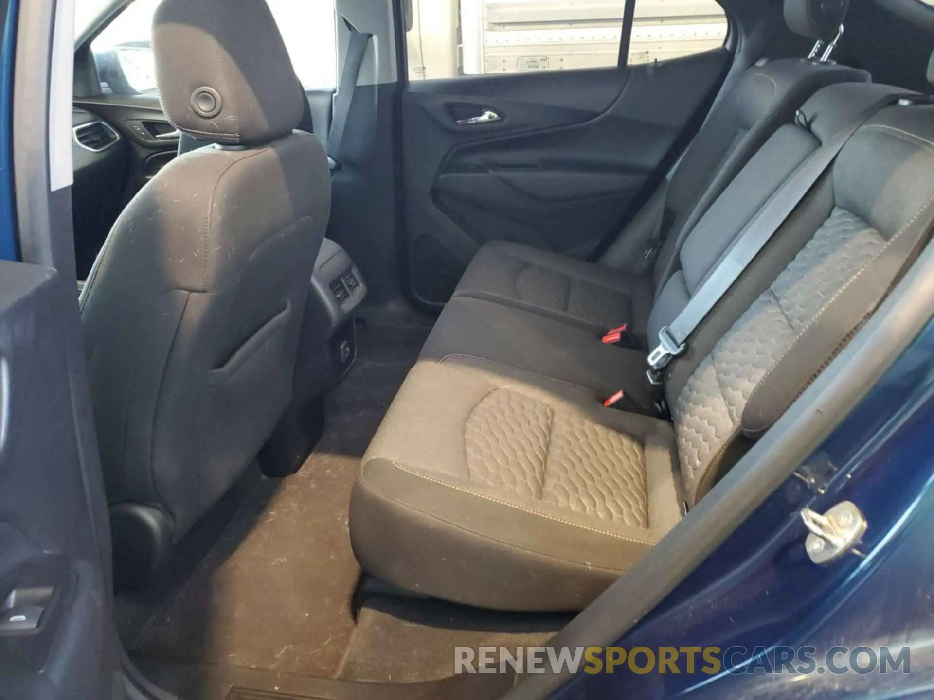 9 Photograph of a damaged car 2GNAXTEV5K6169034 CHEVROLET EQUINOX 2019