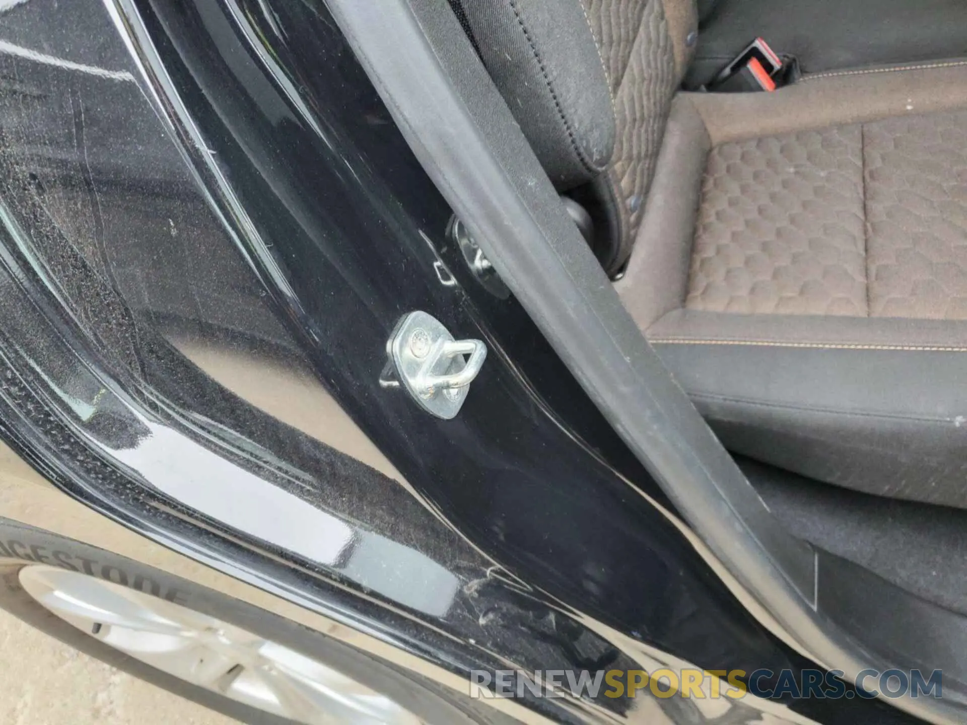 12 Photograph of a damaged car 2GNAXTEV6K6197151 CHEVROLET EQUINOX 2019
