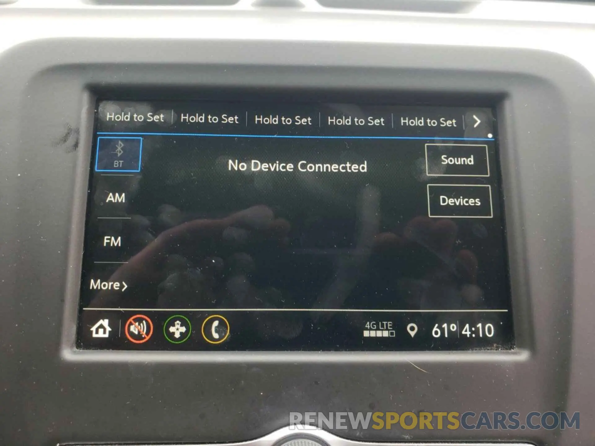 19 Photograph of a damaged car 2GNAXTEV6K6197151 CHEVROLET EQUINOX 2019