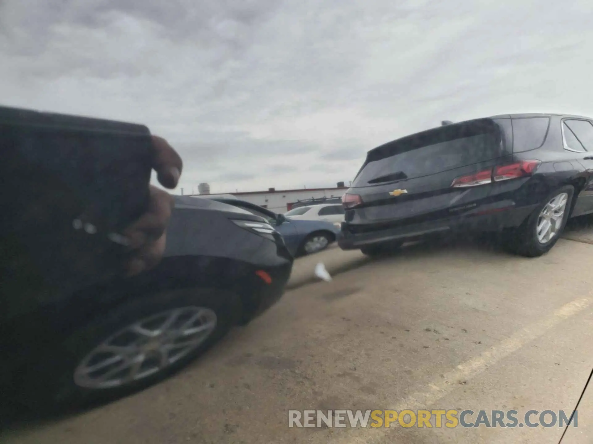 4 Photograph of a damaged car 2GNAXTEV6K6197151 CHEVROLET EQUINOX 2019