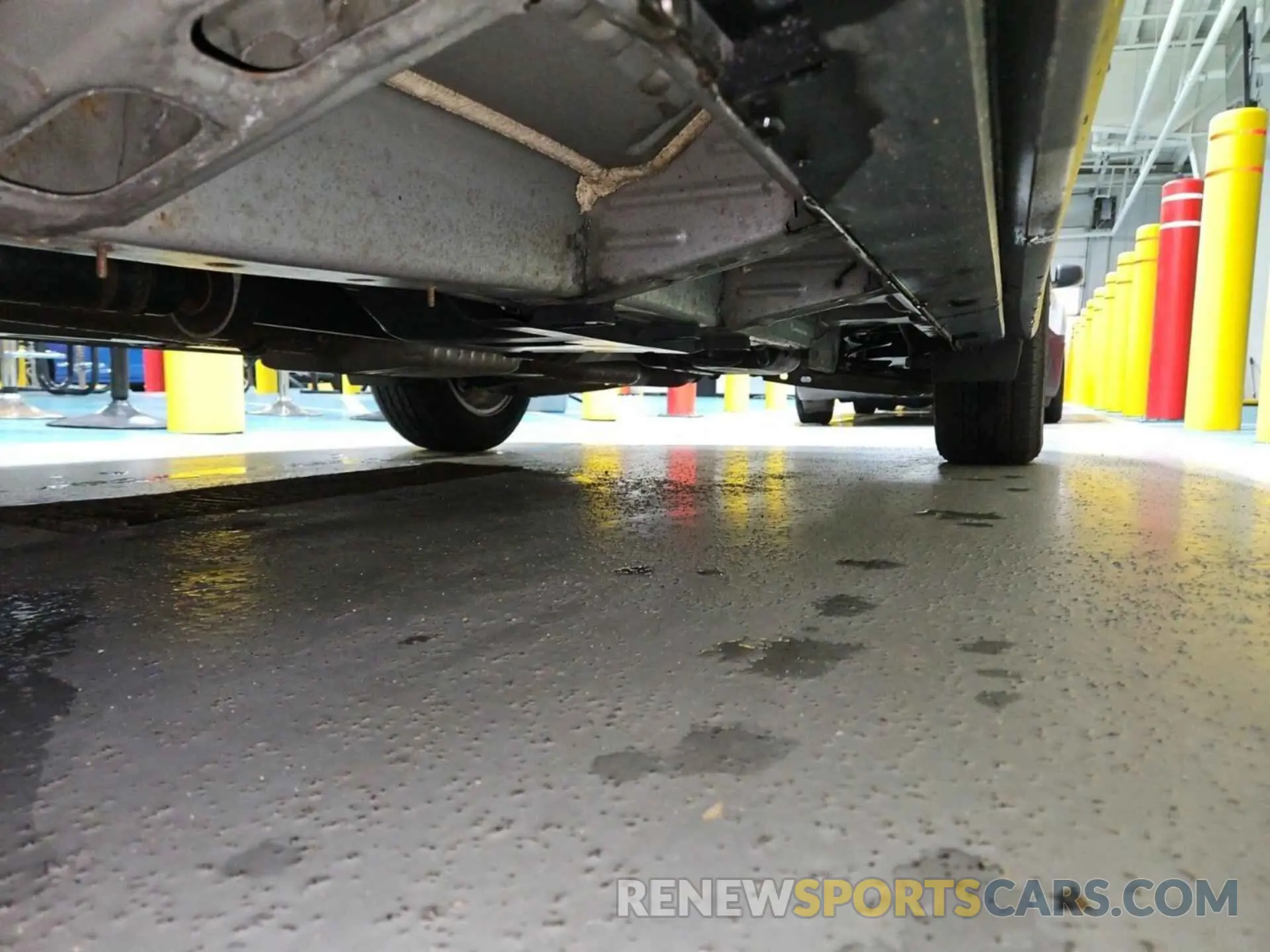 21 Photograph of a damaged car 2GNAXTEV6K6273368 CHEVROLET EQUINOX 2019