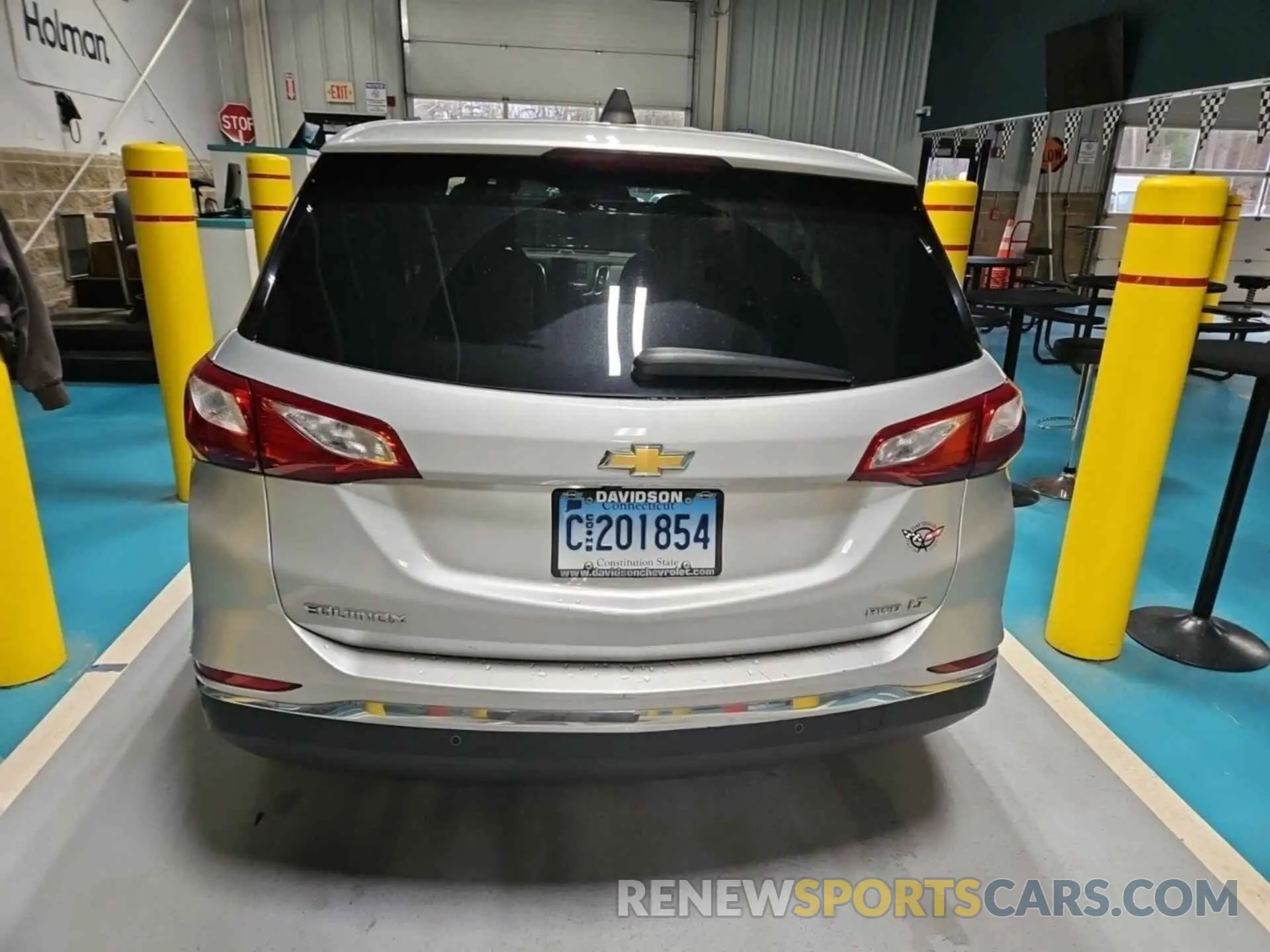 4 Photograph of a damaged car 2GNAXTEV6K6273368 CHEVROLET EQUINOX 2019