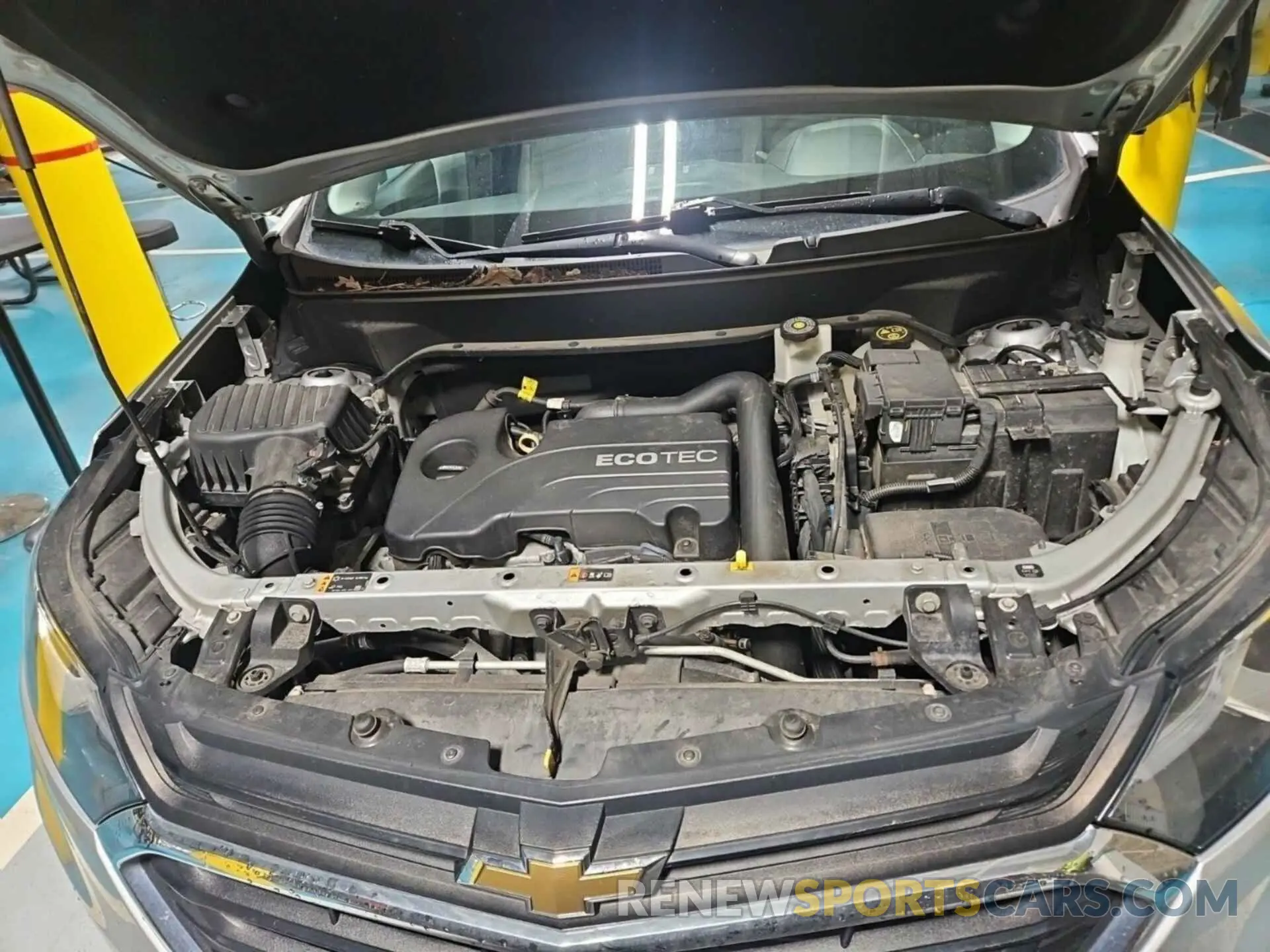 8 Photograph of a damaged car 2GNAXTEV6K6273368 CHEVROLET EQUINOX 2019