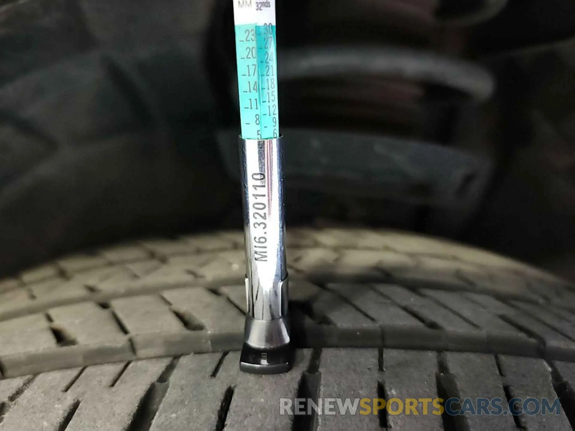 12 Photograph of a damaged car 2GNAXTEV7K6165485 CHEVROLET EQUINOX 2019