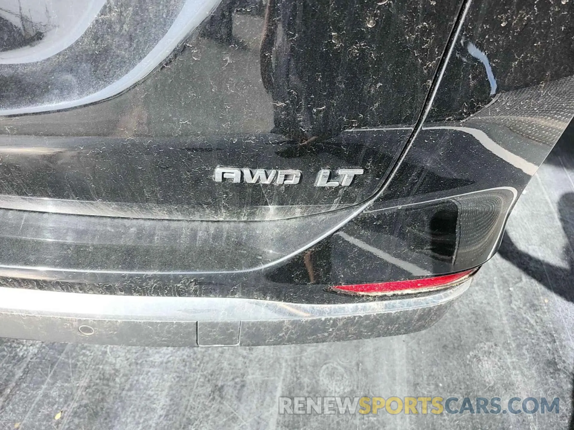 17 Photograph of a damaged car 2GNAXTEV7K6165485 CHEVROLET EQUINOX 2019