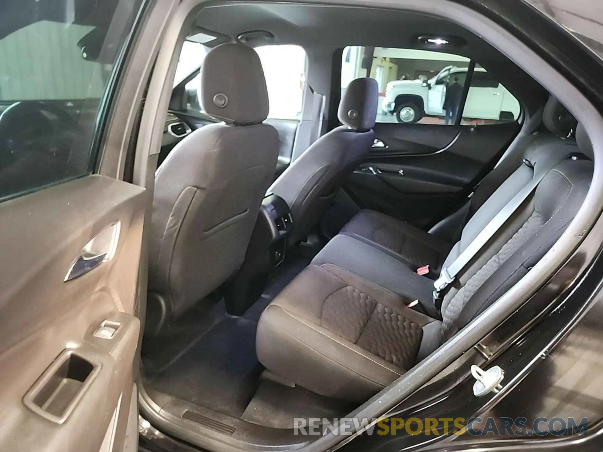 25 Photograph of a damaged car 2GNAXTEV7K6165485 CHEVROLET EQUINOX 2019