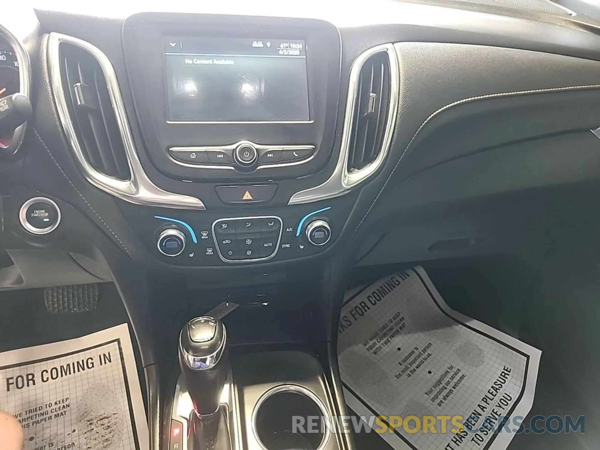 29 Photograph of a damaged car 2GNAXTEV7K6165485 CHEVROLET EQUINOX 2019