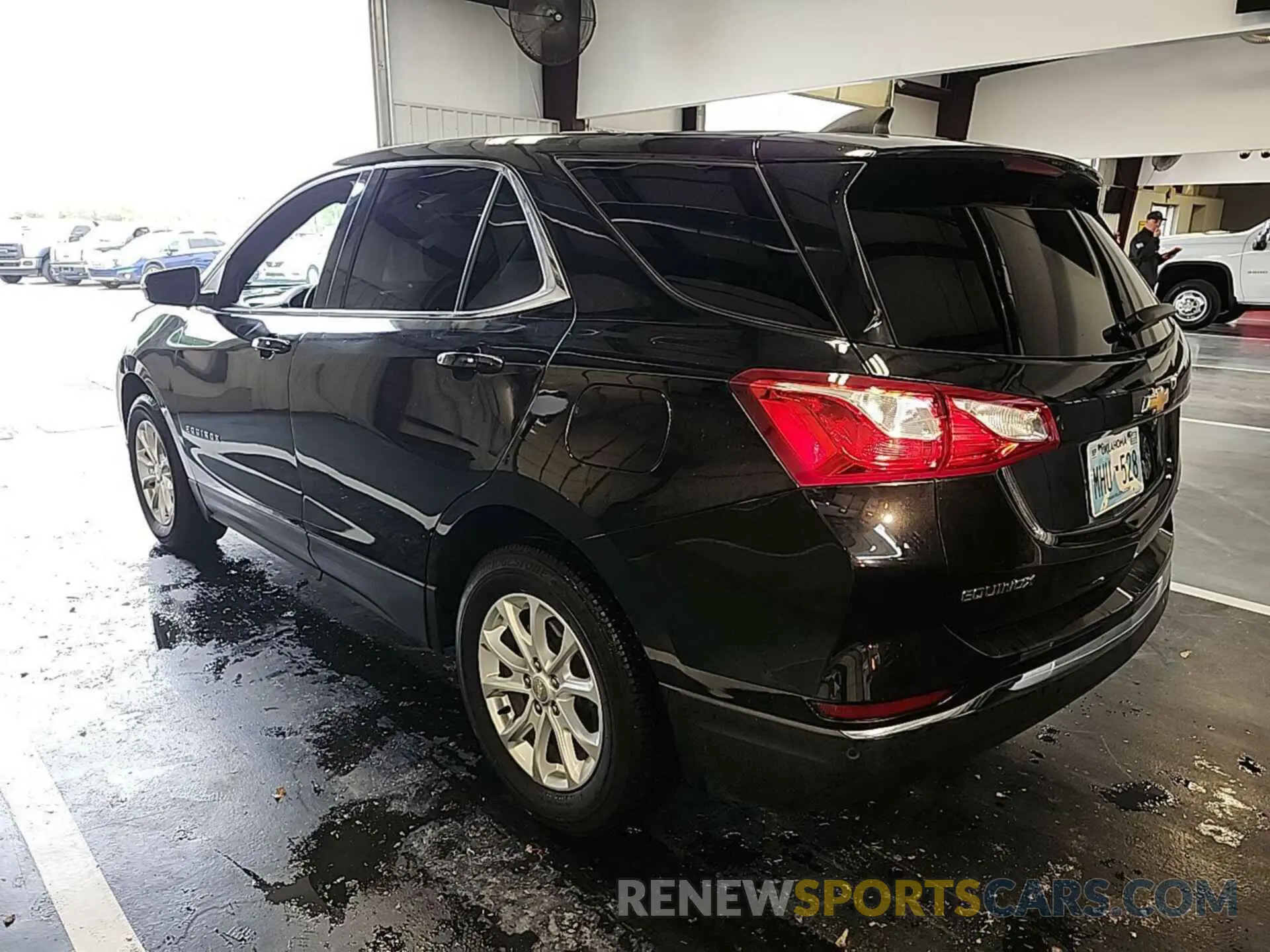 33 Photograph of a damaged car 2GNAXTEV7K6165485 CHEVROLET EQUINOX 2019