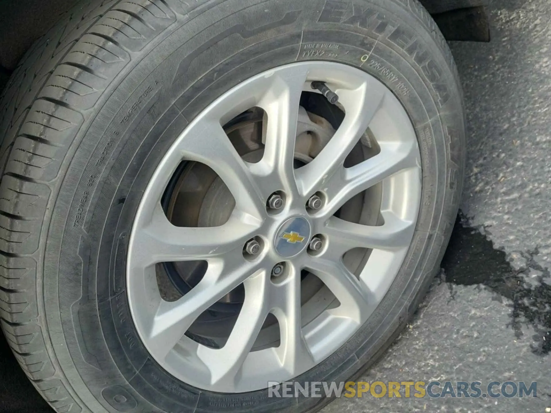 15 Photograph of a damaged car 2GNAXTEV8K6168668 CHEVROLET EQUINOX 2019