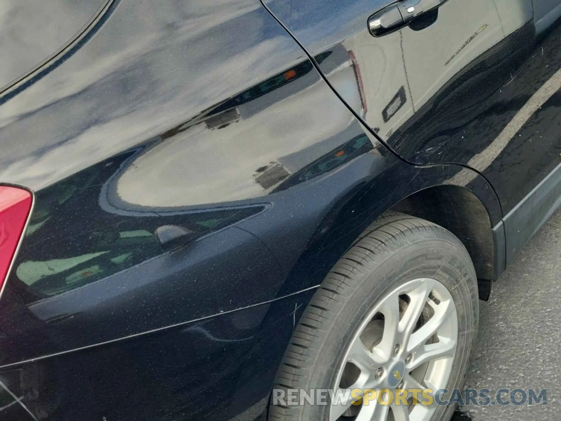34 Photograph of a damaged car 2GNAXTEV8K6168668 CHEVROLET EQUINOX 2019