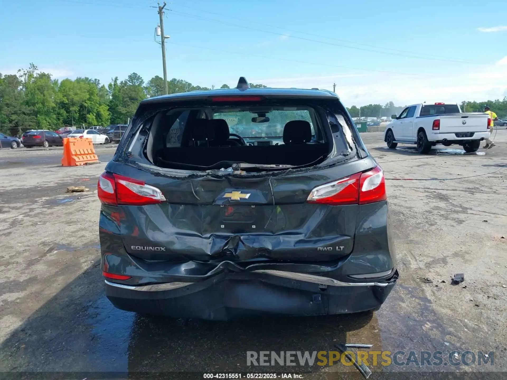 16 Photograph of a damaged car 2GNAXTEV8K6249492 CHEVROLET EQUINOX 2019