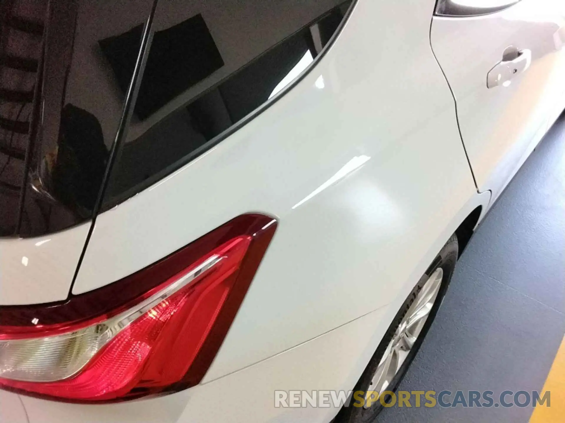 2 Photograph of a damaged car 2GNAXTEV8K6257270 CHEVROLET EQUINOX 2019