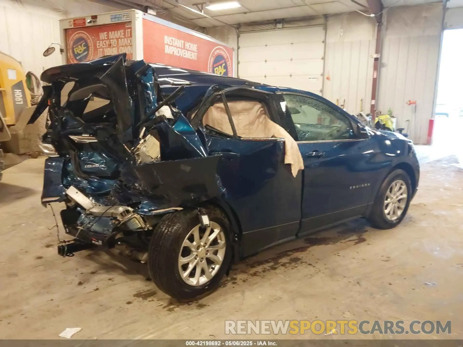 4 Photograph of a damaged car 2GNAXTEVXK6235710 CHEVROLET EQUINOX 2019