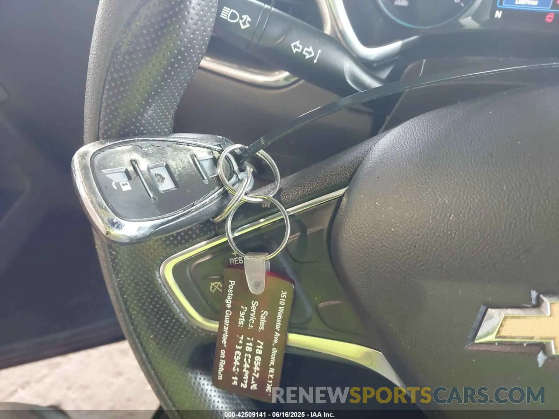 11 Photograph of a damaged car 2GNAXUEV0K6195854 CHEVROLET EQUINOX 2019