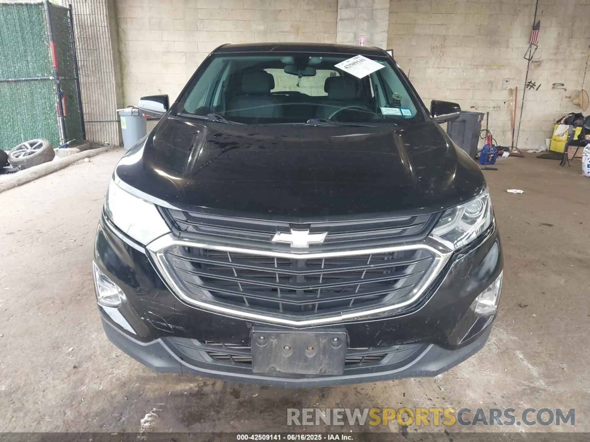 12 Photograph of a damaged car 2GNAXUEV0K6195854 CHEVROLET EQUINOX 2019